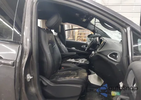 2021 Chrysler Pacifica Touring L Awd z USA, uszkodzony, nr VIN 2C4RC3BG9MR597252